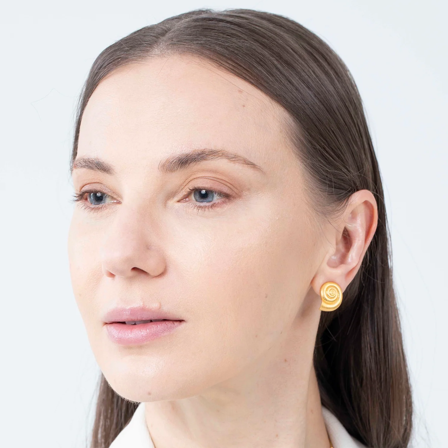 Golden Refugio Snail Stud Earrings