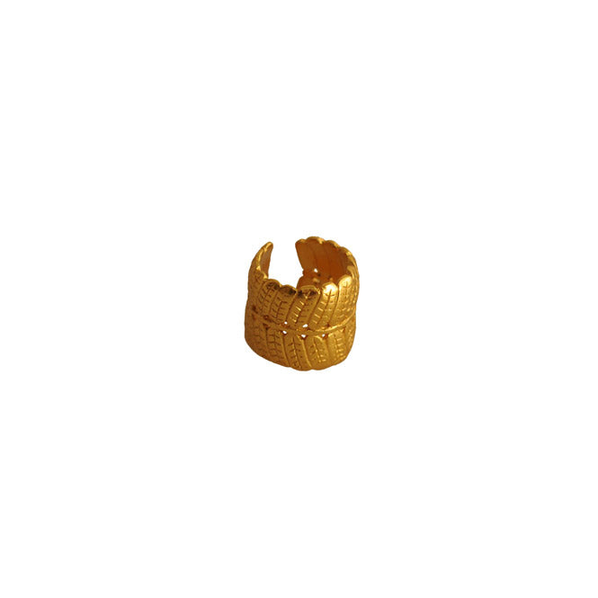 Dividivi leaf ear cuff 24K gold or silver plated — handcrafted Colombian jewelry by Blumart inspired by nature, elegance, and Guajiro heritage