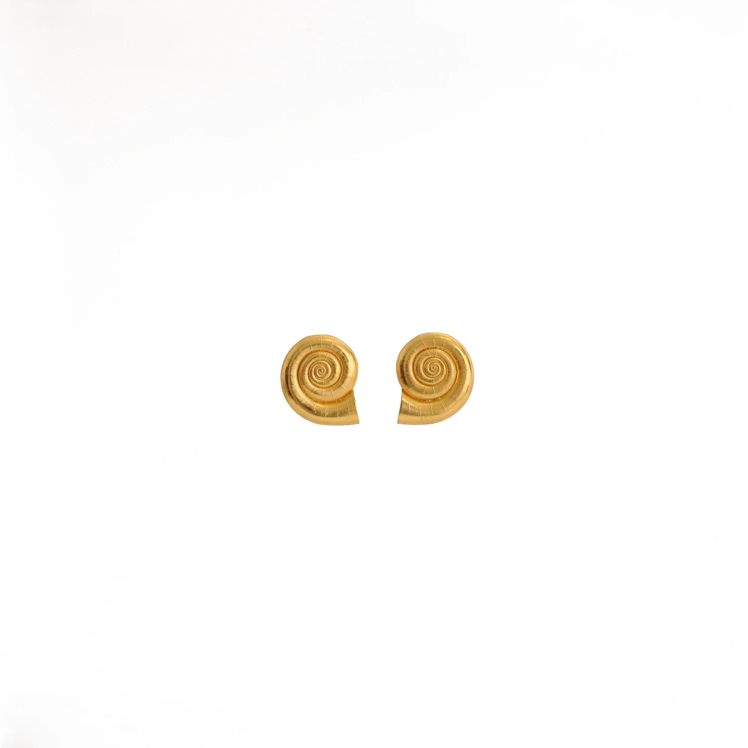 Golden Refugio Snail Stud Earrings