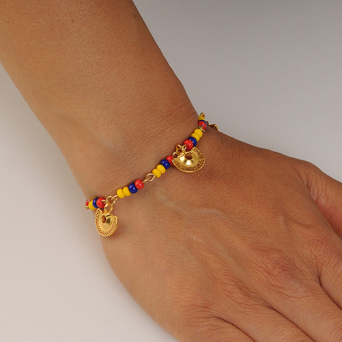 COLOMBIA BRACELET WITH 3 SEMILUNAR NOSE ORNAMENT CHARMS TAIRONA