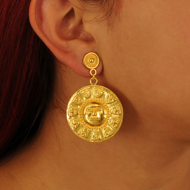 Nariño thirteen faces pectoral earrings