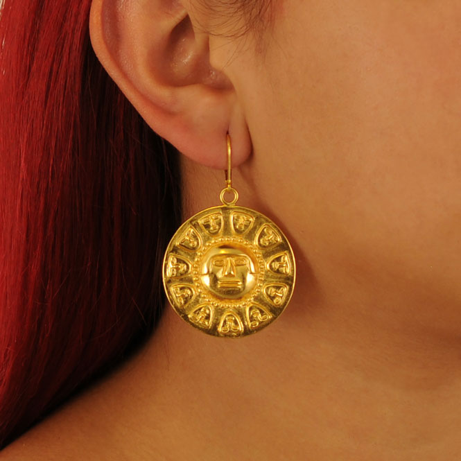 Nariño thirteen faces pectoral earrings