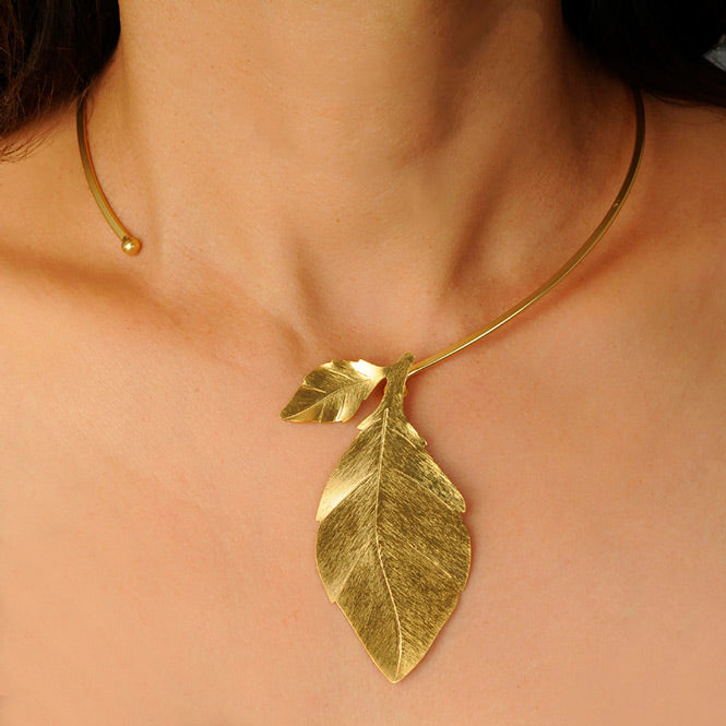 Rigid Necklace with Eden Leaf Pendant