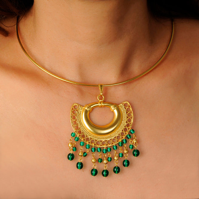 Rigid Necklace with Green Filigree Nose Ornament Pendant