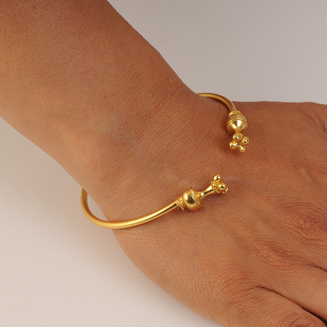 Poporo Quimbaya Hoop Bracelet